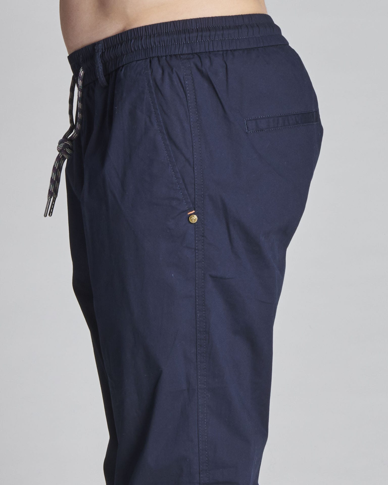PANTALONE CON ELASTICO IN VITA