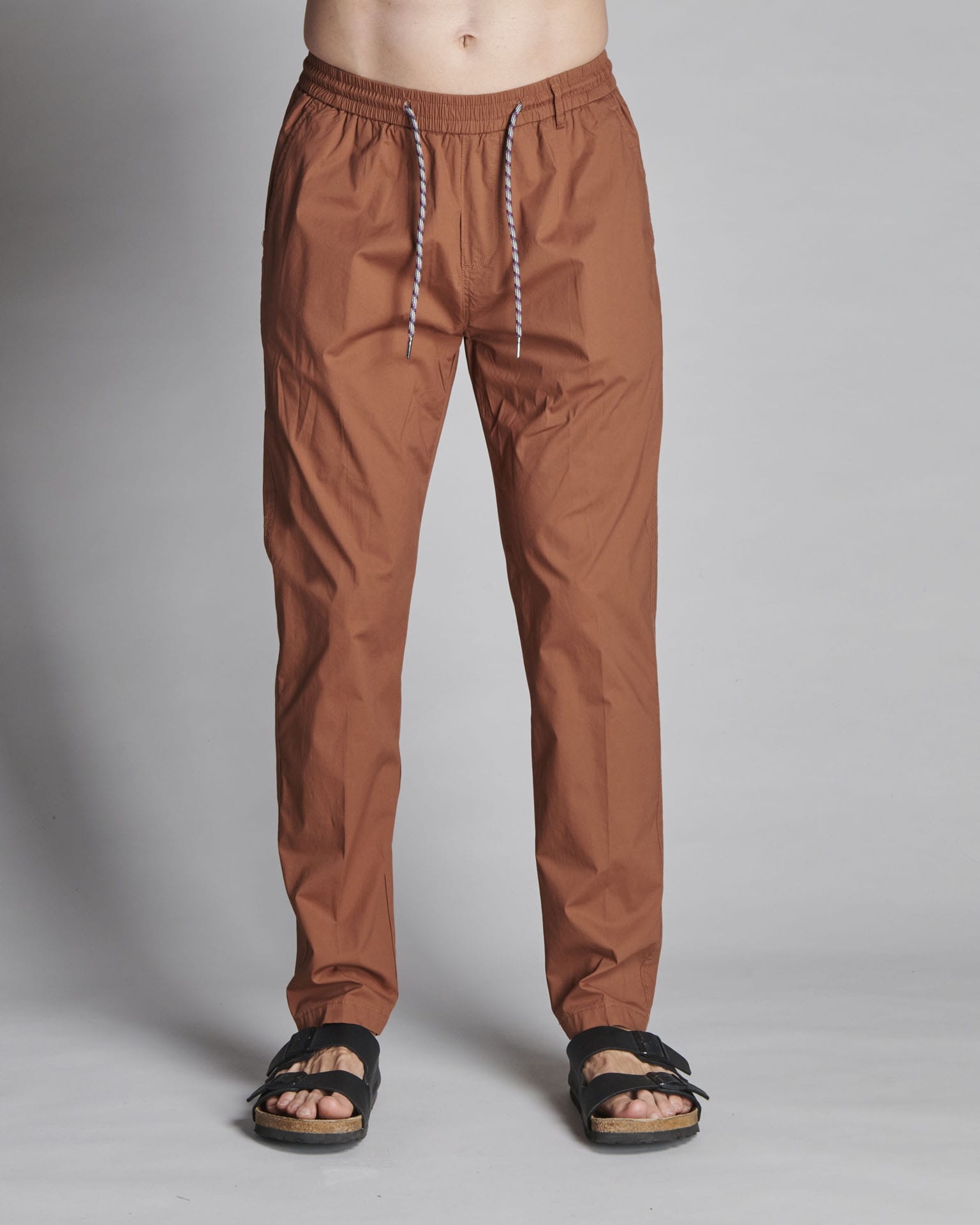 PANTALONE CON ELASTICO IN VITA