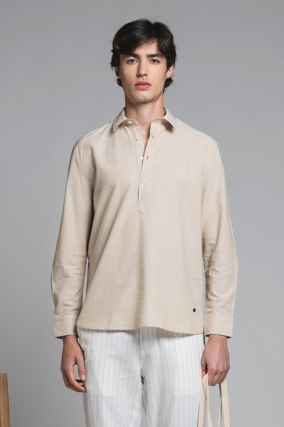 LARS KOREAN SHIRT IN SEERSUCKER