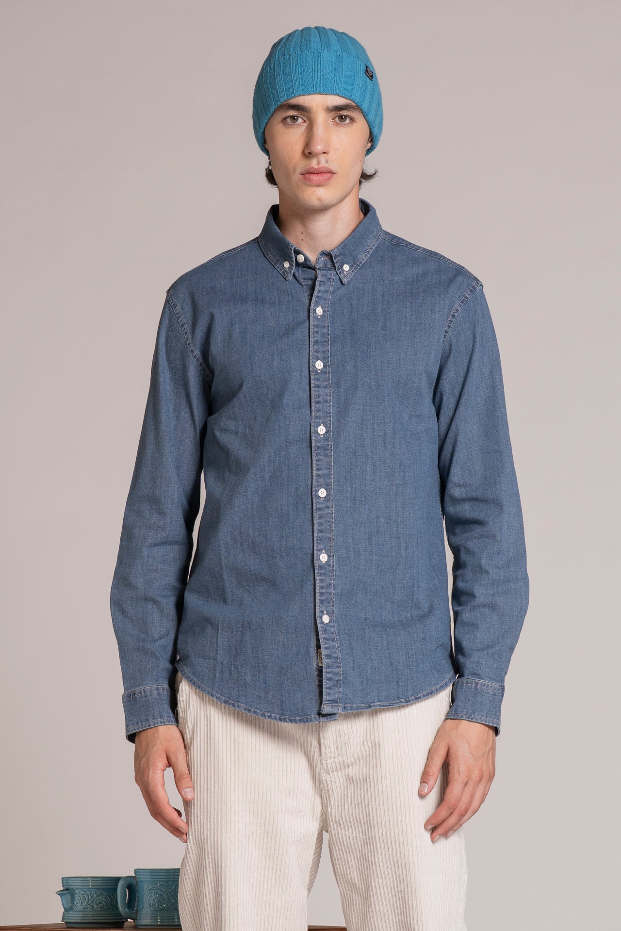 CONNOR BUTTON DOWN IN DENIM