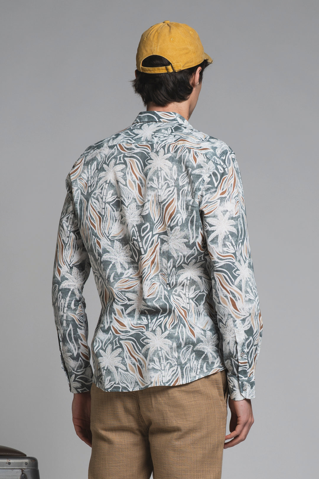 LARS KOREAN SHIRT IN SEERSUCKER