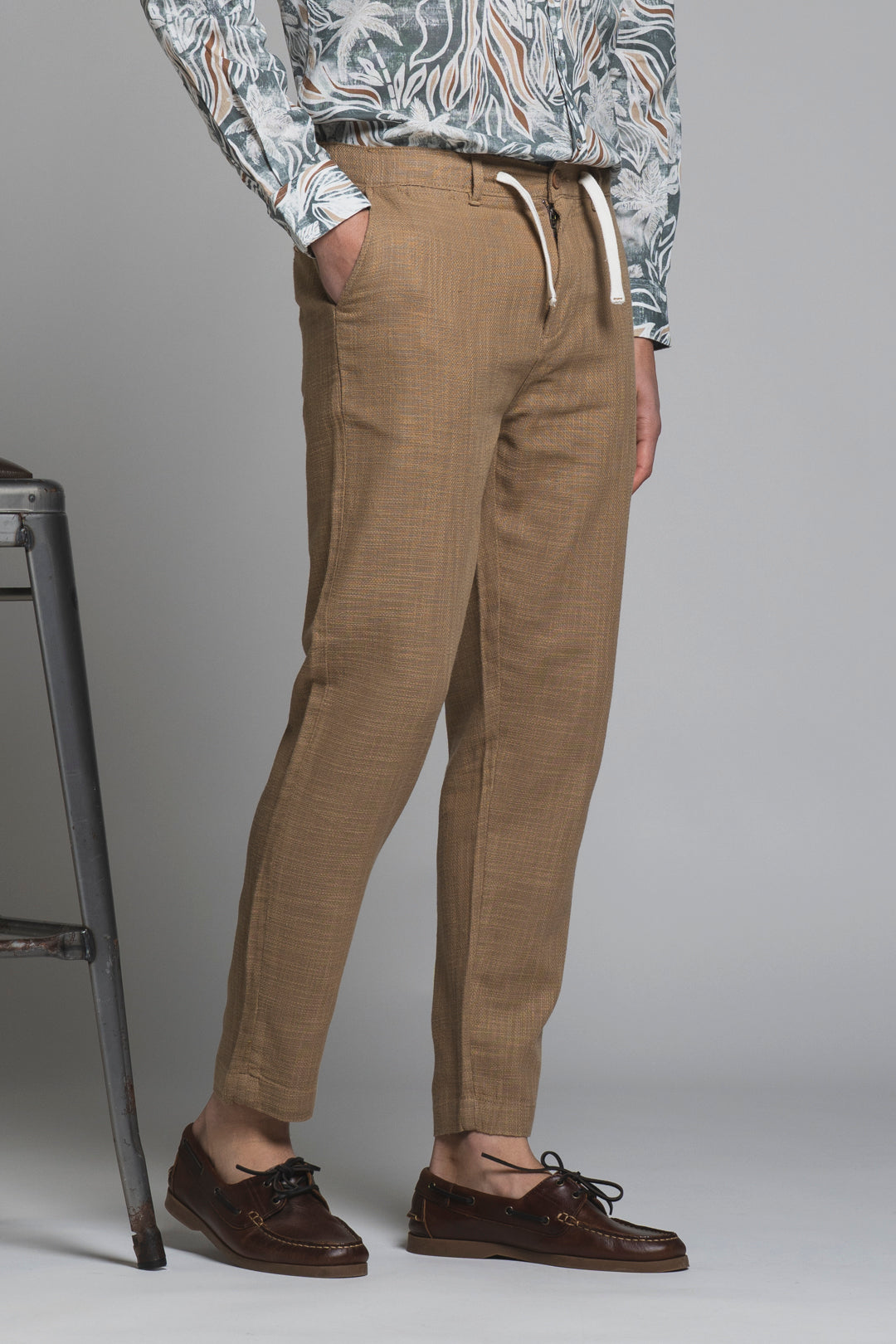 MILES CHINO LONG IN COTTON DOBBY