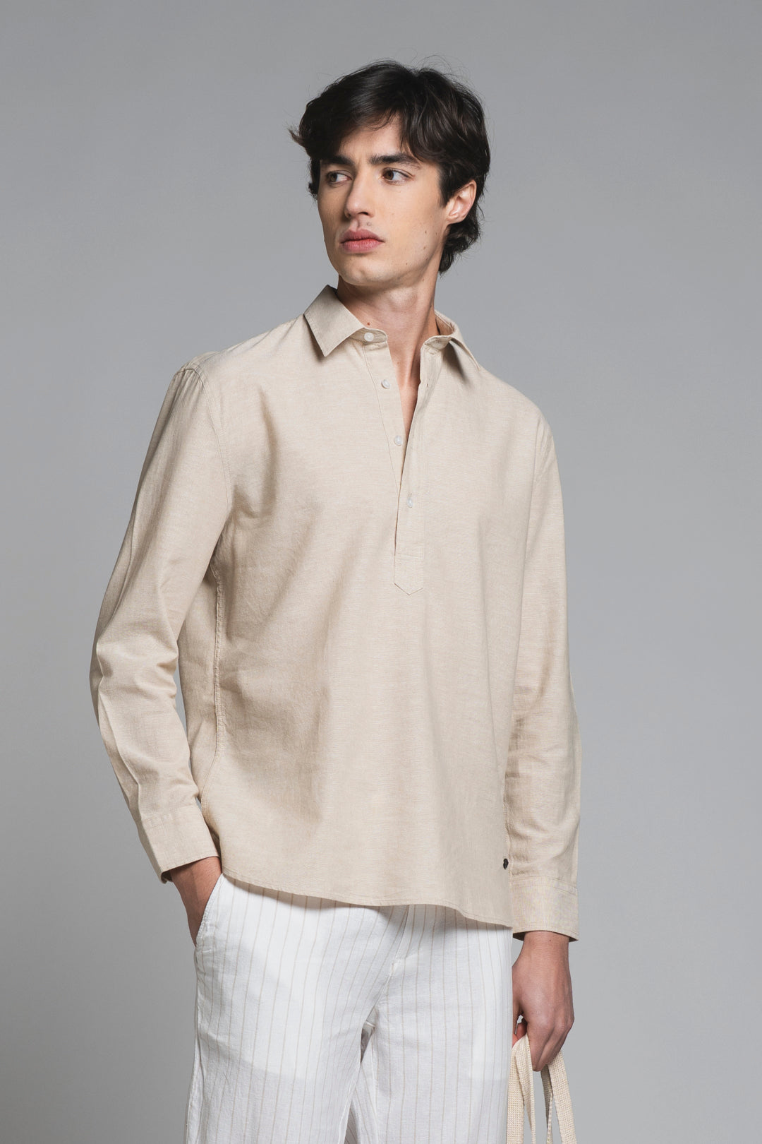 LARS KOREAN SHIRT IN SEERSUCKER
