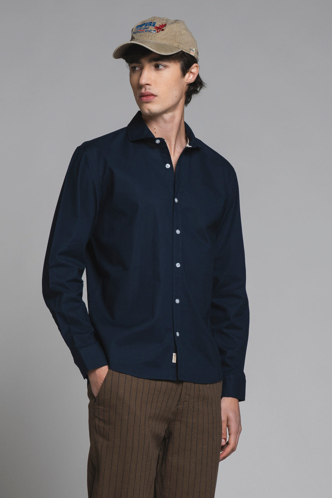 LARS KOREAN SHIRT IN SEERSUCKER