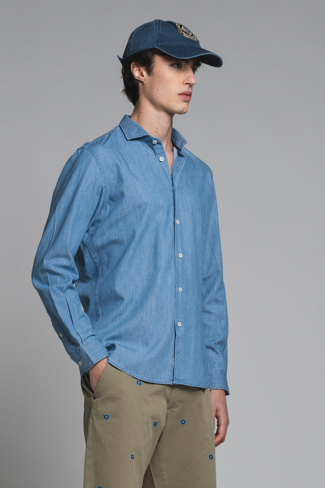LARS KOREAN SHIRT IN SEERSUCKER