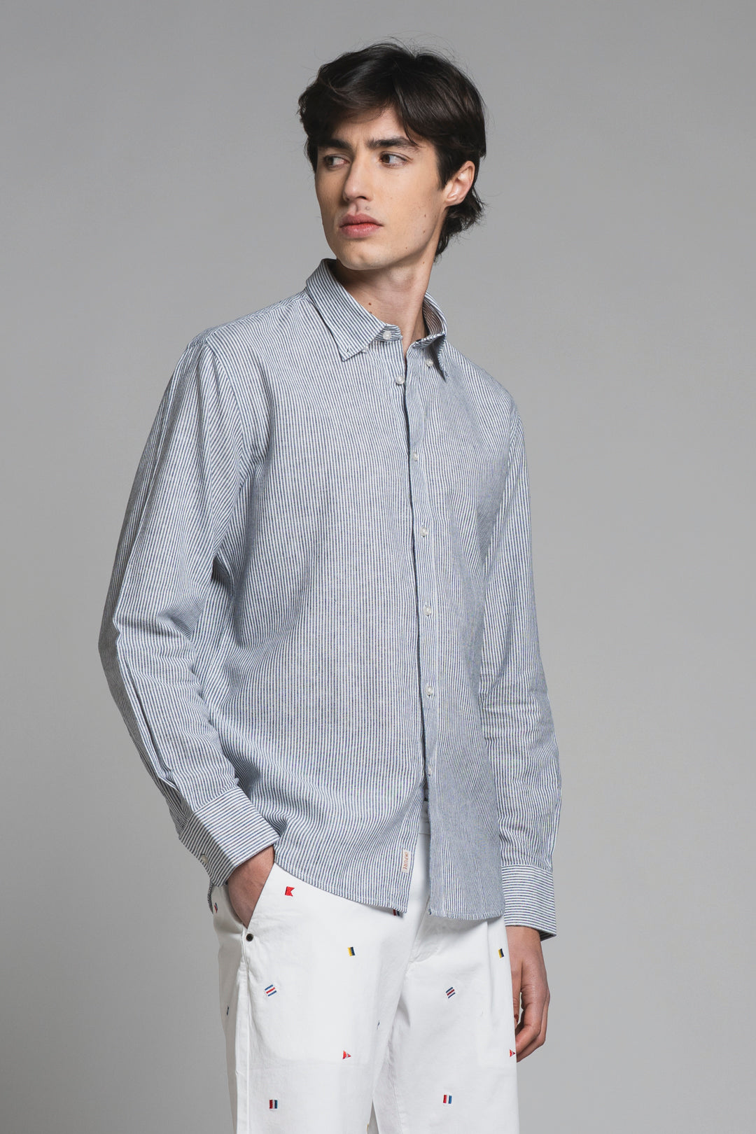 LARS KOREAN SHIRT IN SEERSUCKER