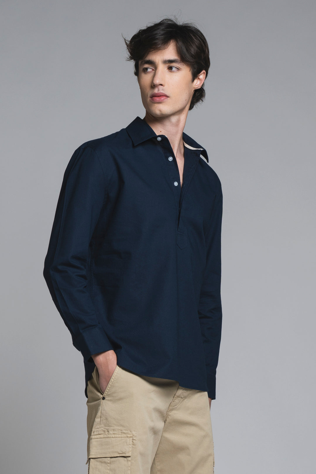 LARS KOREAN SHIRT IN SEERSUCKER