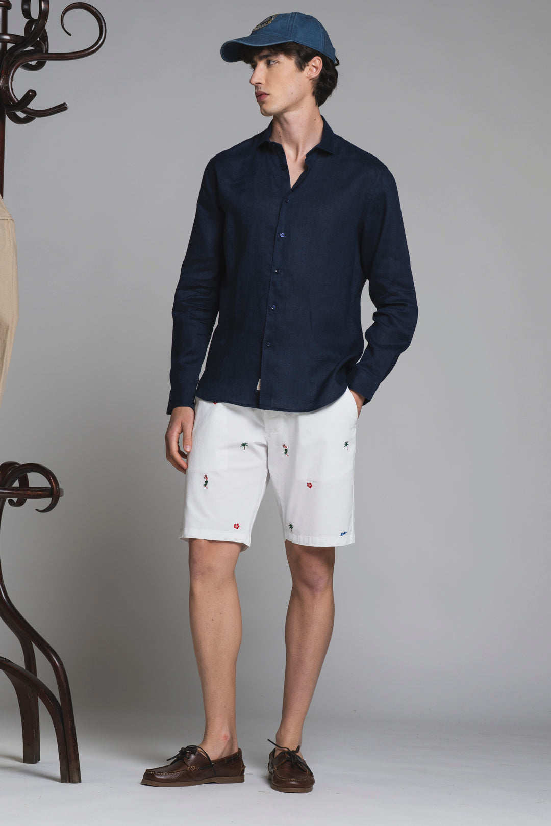 LARS KOREAN SHIRT IN SEERSUCKER