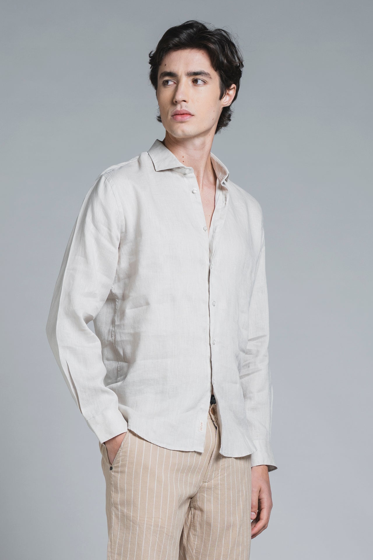 LARS KOREAN SHIRT IN SEERSUCKER