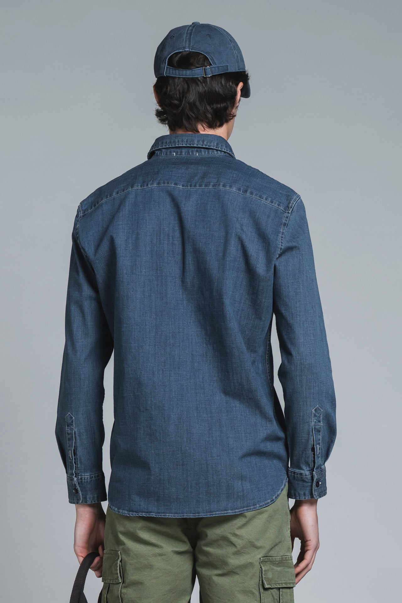 LARS KOREAN SHIRT IN SEERSUCKER