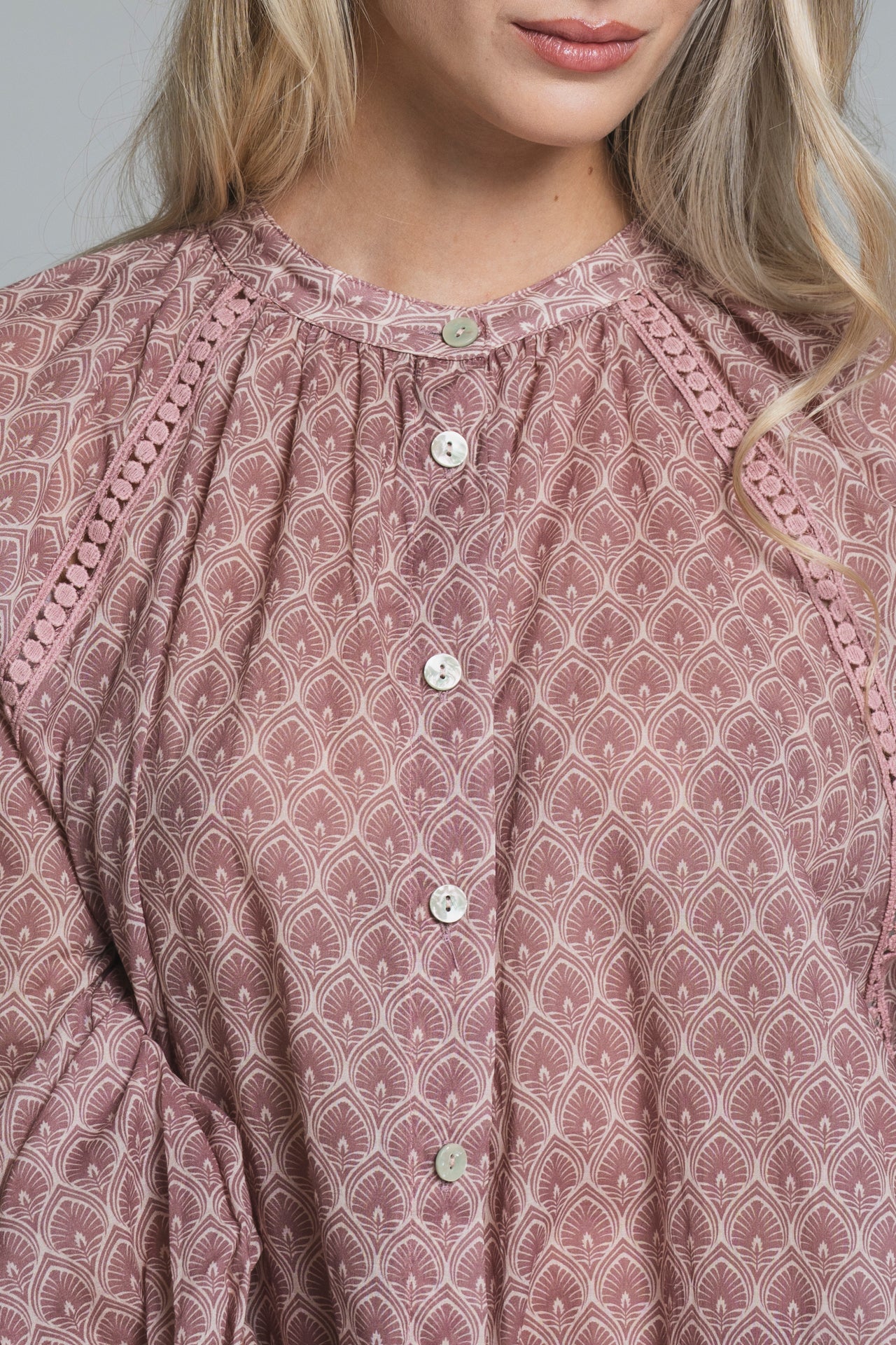 BESTY SHIRT IN MUSSOLA ALL OVER PRINT