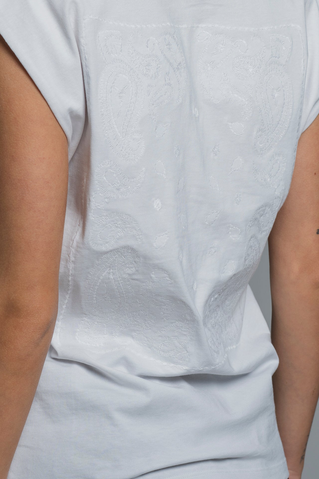 TRUE T.SHIRT EMBROIDERY IN JERSEY