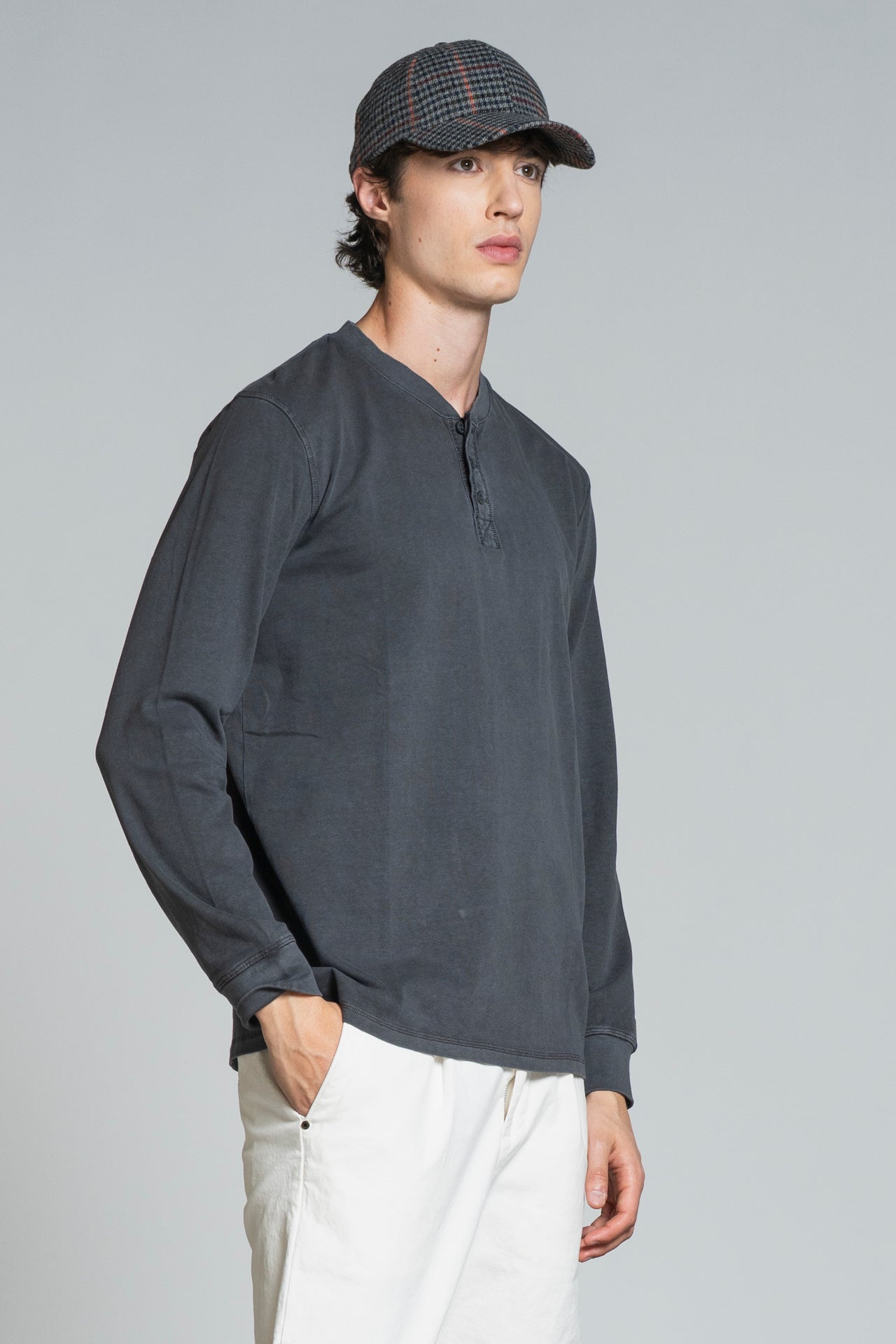 TERENCE CHESTER IN COTTON