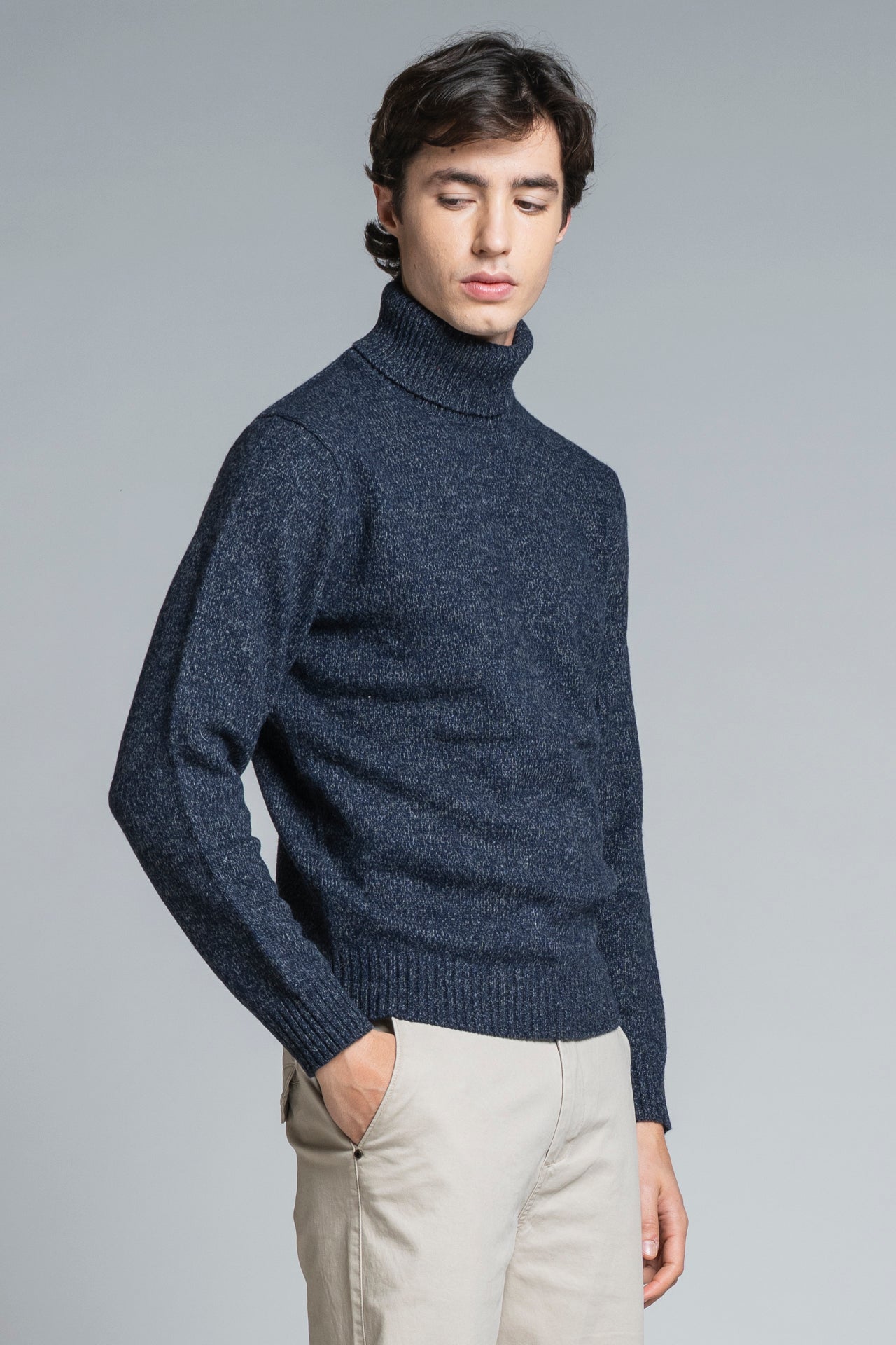 JOHN TURTLENECK IN MOULINE'
