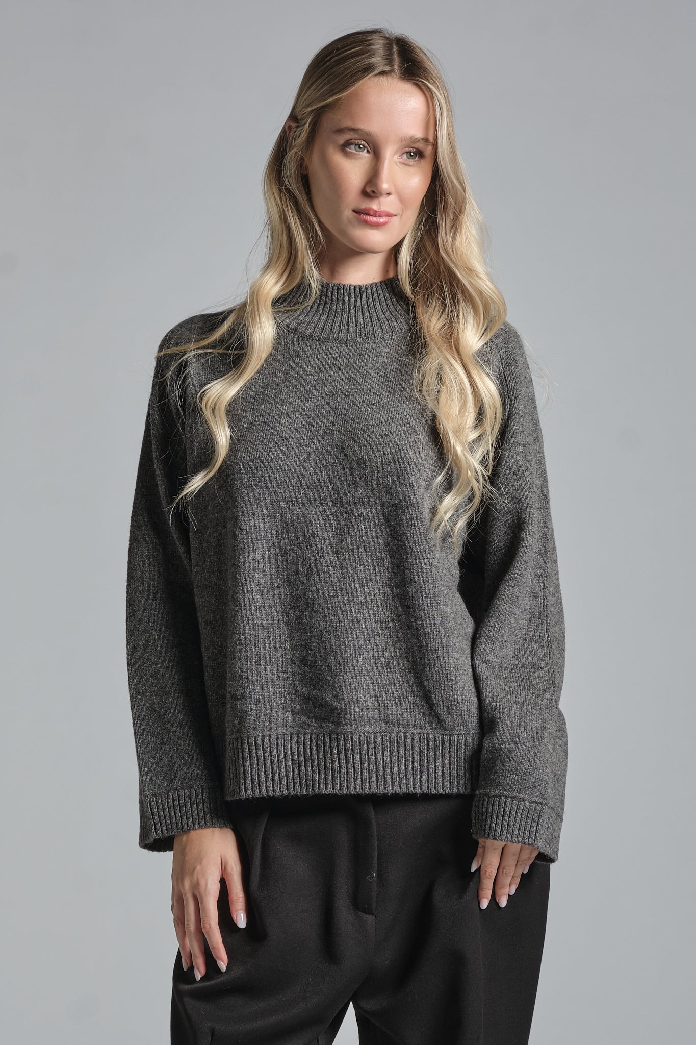 GERY ROUND NECK IN LAMBSWOOL