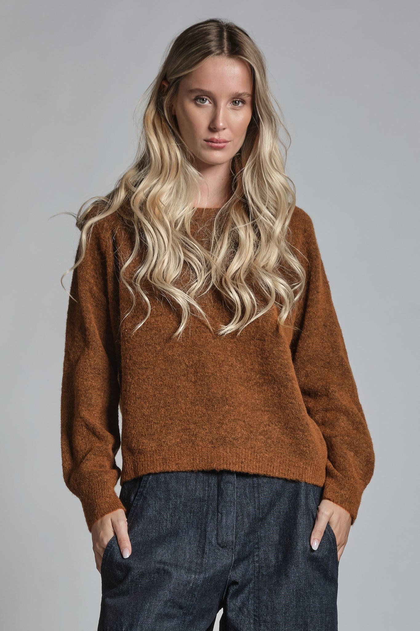 GILLY ROUND NECK IN MIXED ALPACA