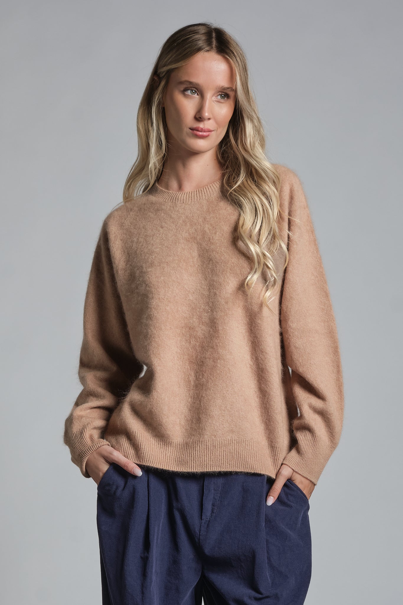 ZOE ROUND NECK IN 100% WOOL
