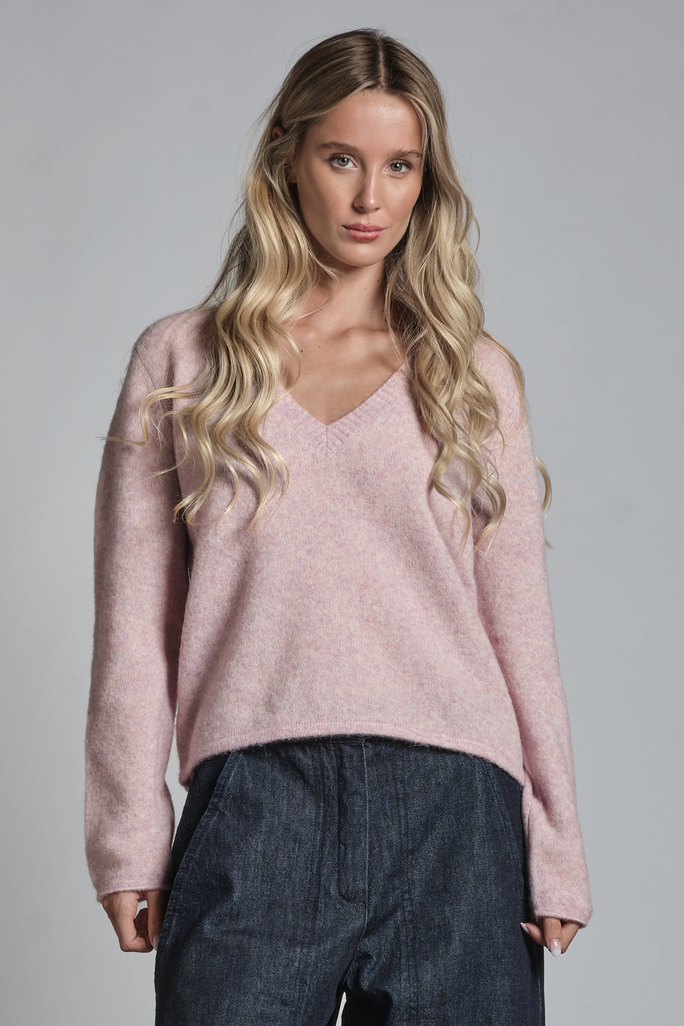 VIDA V NECK IN MIXED ALPACA