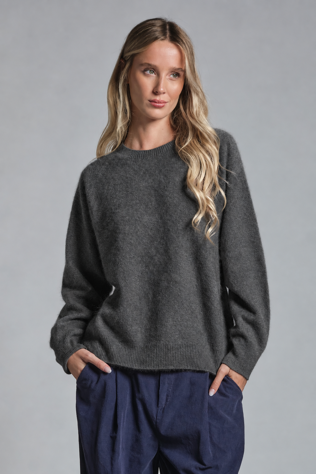 ZOE ROUND NECK IN 100% WOOL
