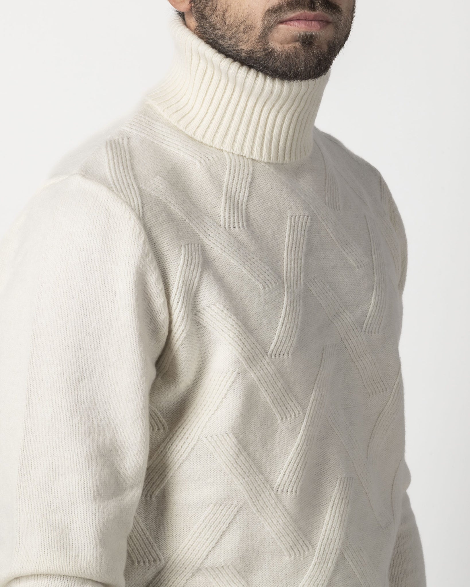 PULLOVER COLLO ALTO FRONTE DISEGNI GEOMETRICI