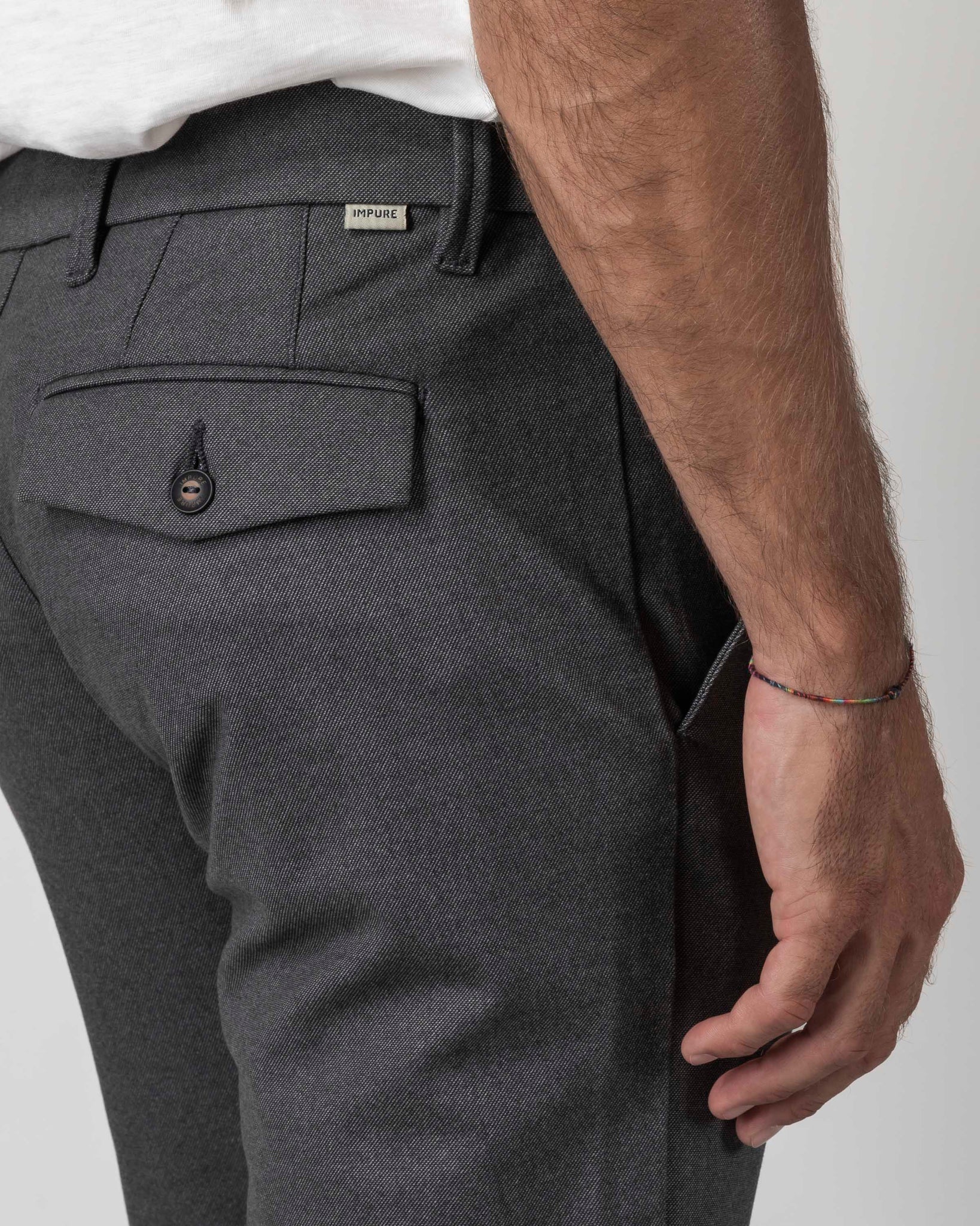 CHINO LONG SLIM TESSUTO TECNICO