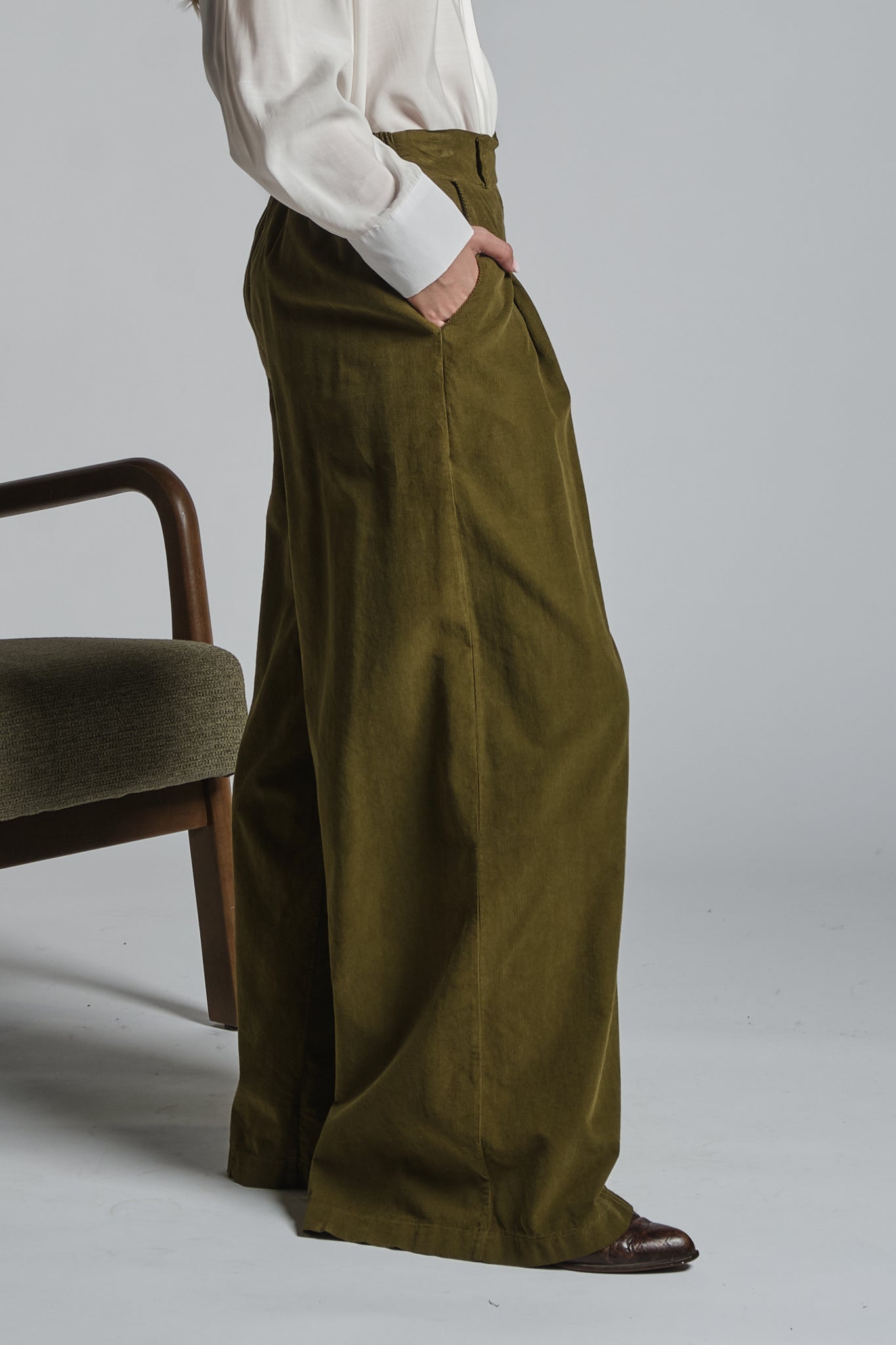PELIA TROUSER IN CORDUROY