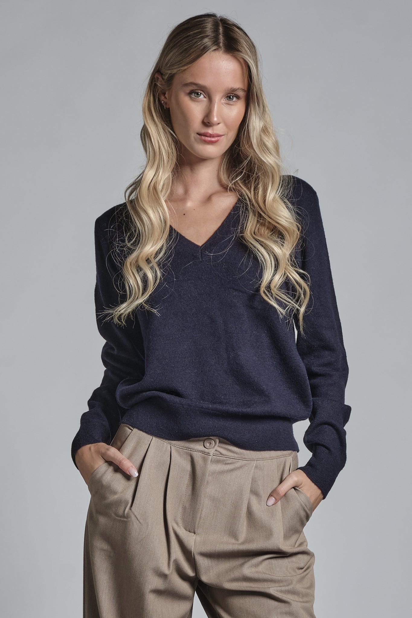 SILVY V NECK IN WOOL MERCERIZED
