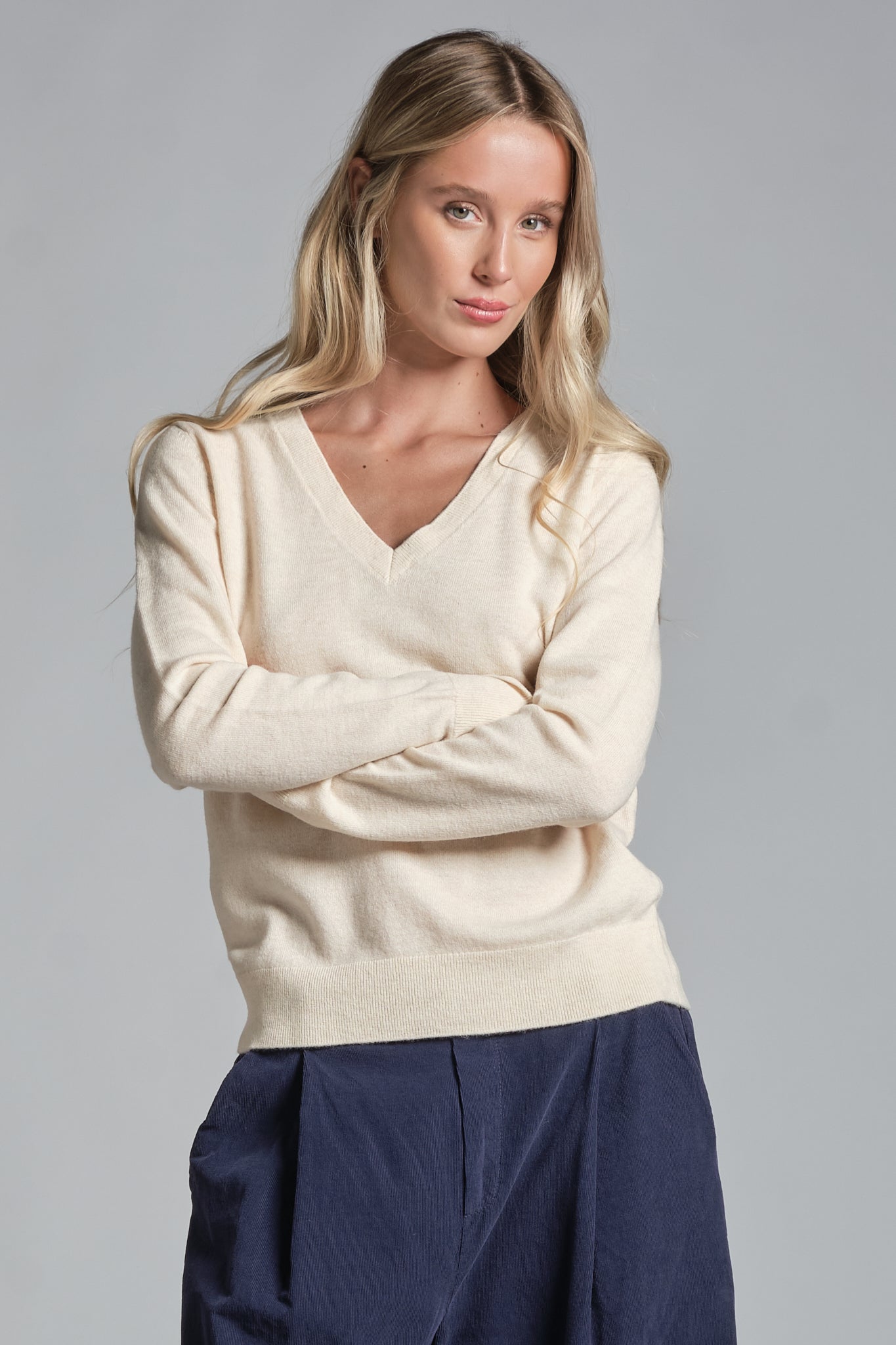 SILVY V NECK IN WOOL MERCERIZED
