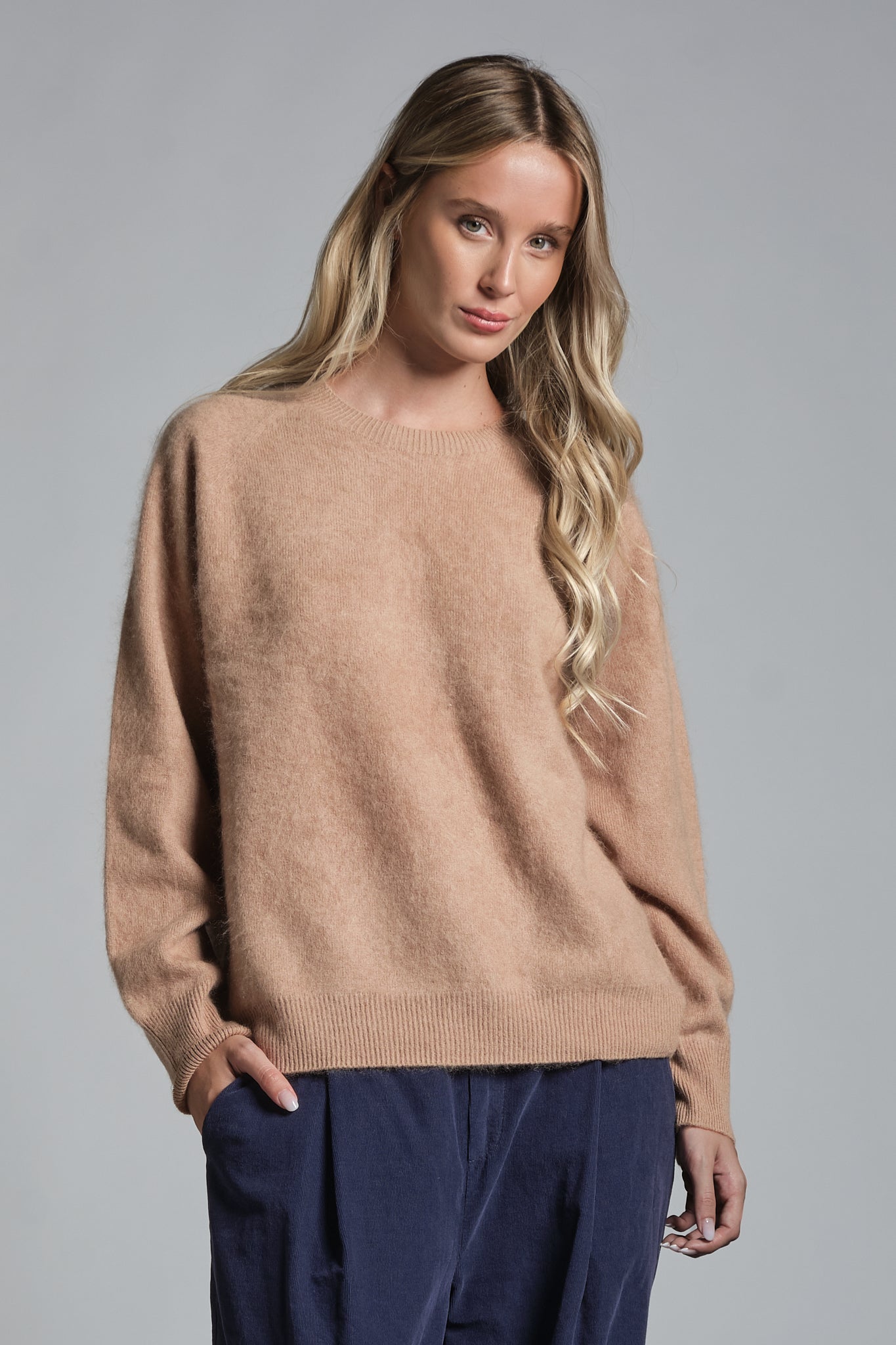 ZOE ROUND NECK IN 100% WOOL