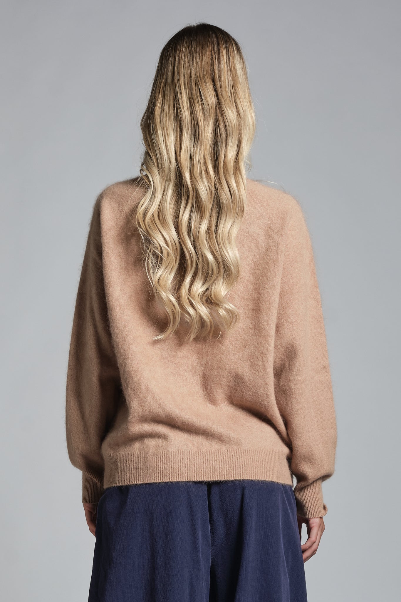 ZOE ROUND NECK IN 100% WOOL