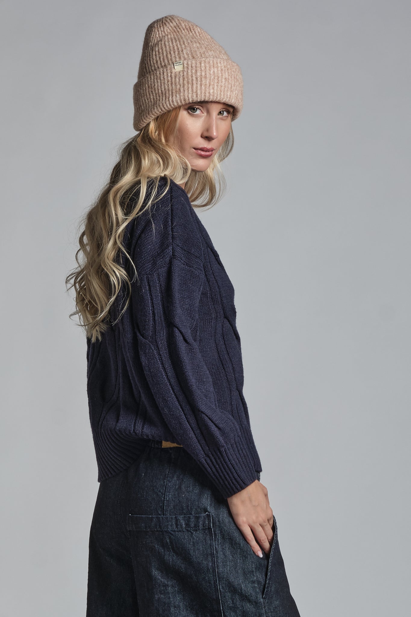 VALERY V NECK IN MIXED WOOL
