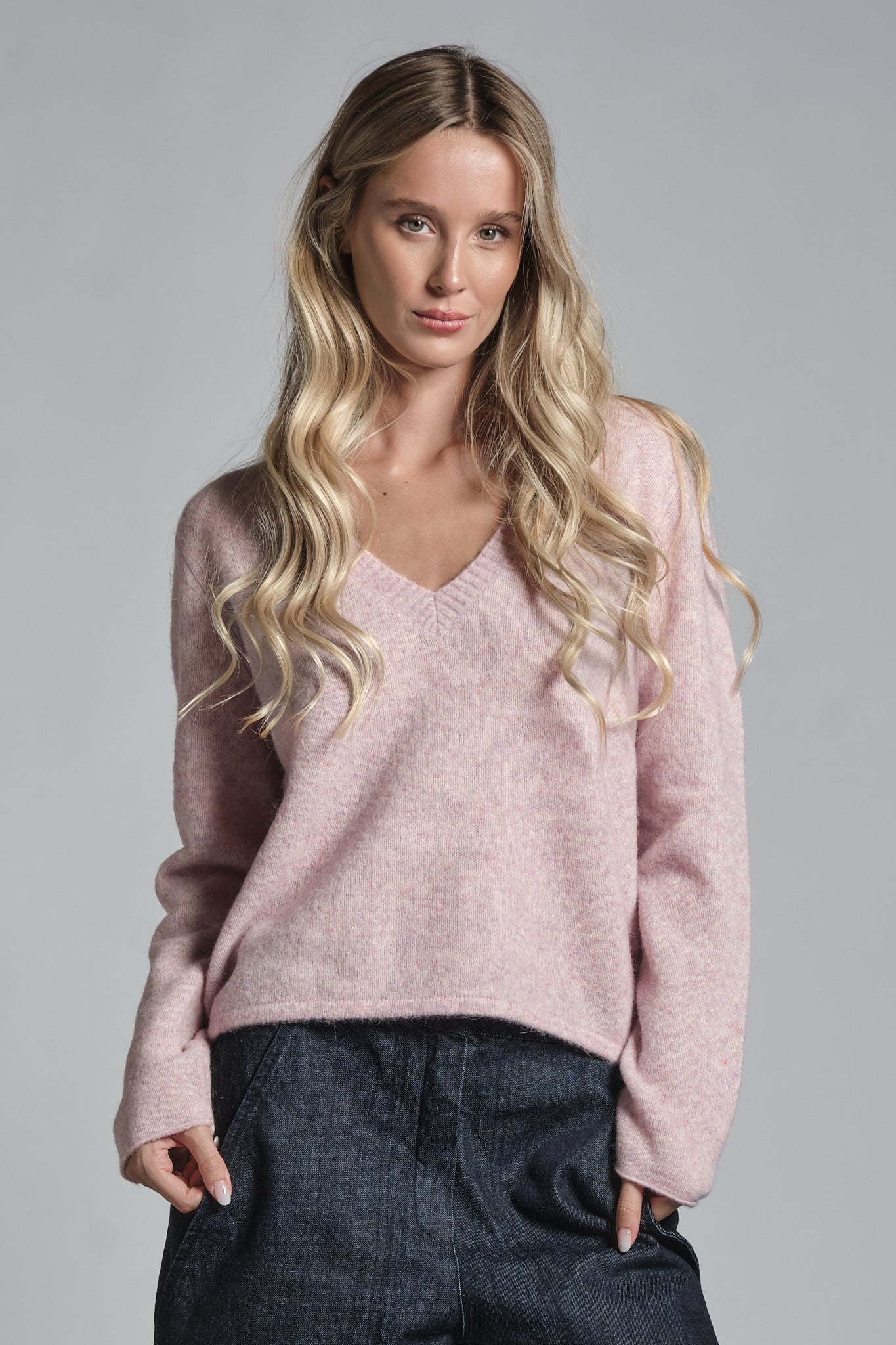 VIDA V NECK IN MIXED ALPACA