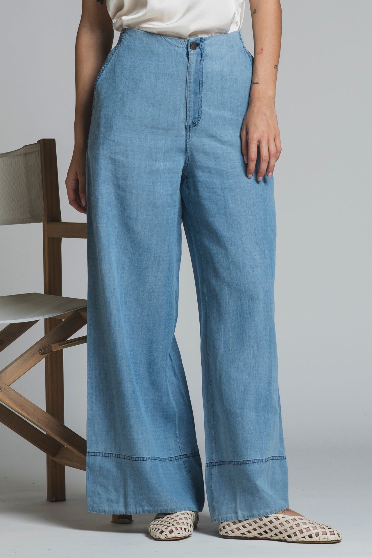 LISA CHINO LONG IN CHAMBRAY