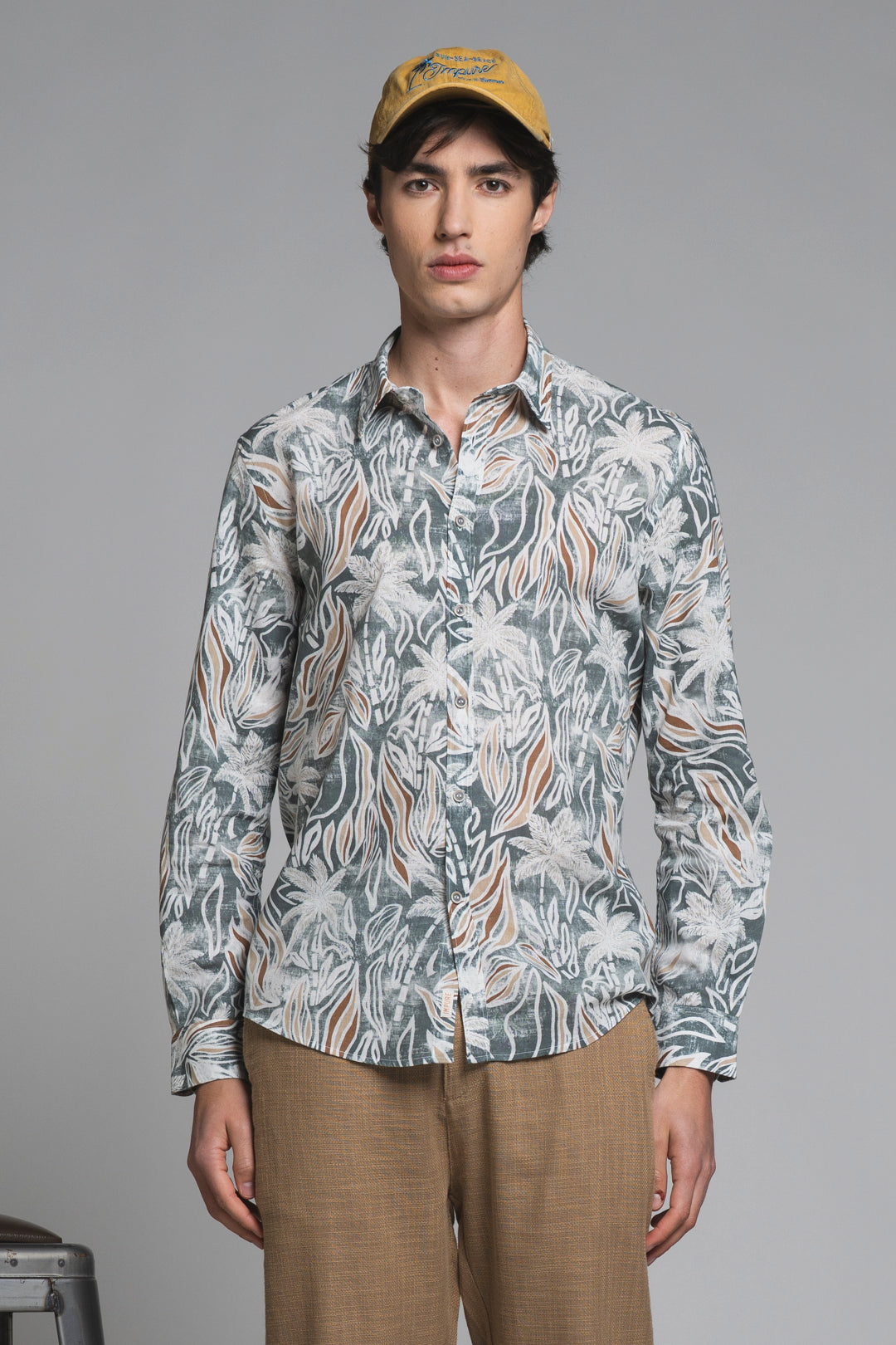 LARS KOREAN SHIRT IN SEERSUCKER