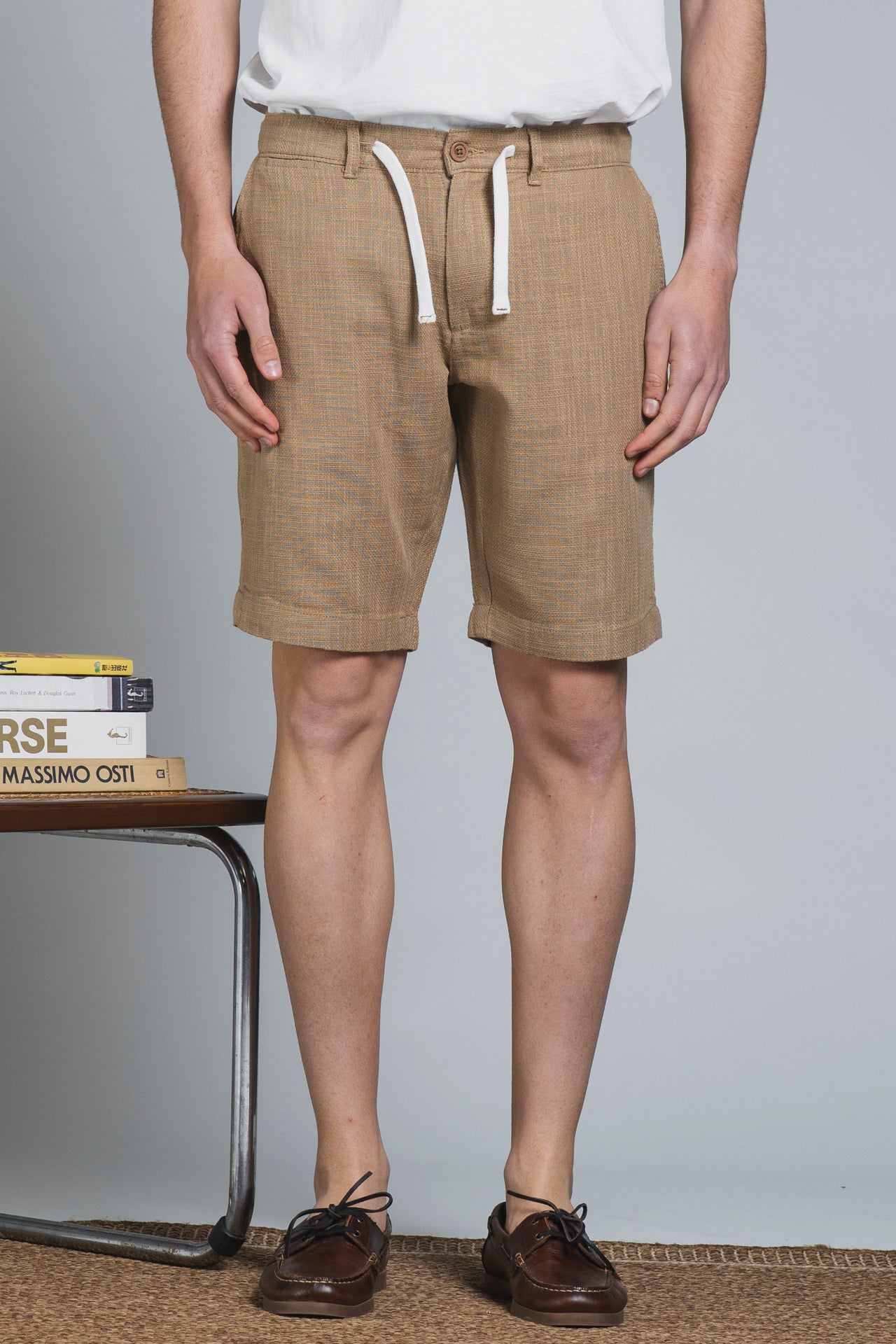 NILS CHINO SHORT IN COTTON DOBBY