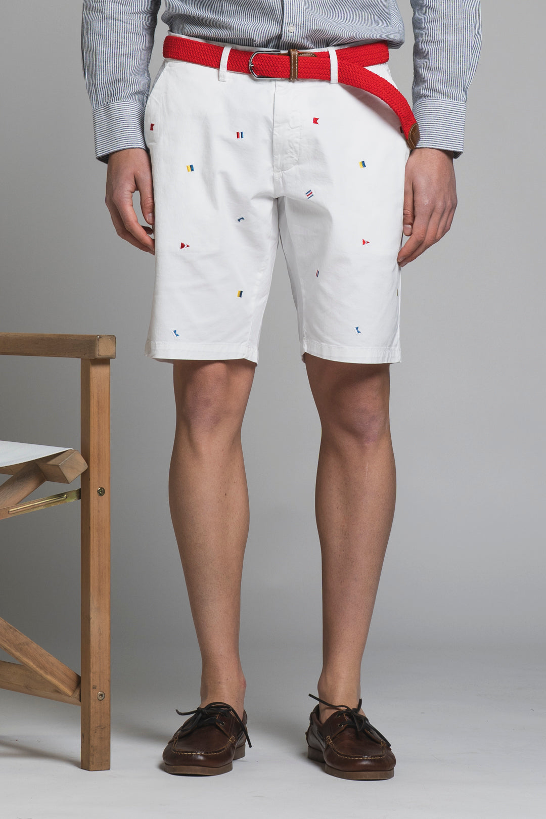 REY FLAG CHINO SHORT WITH EMBROIDERY