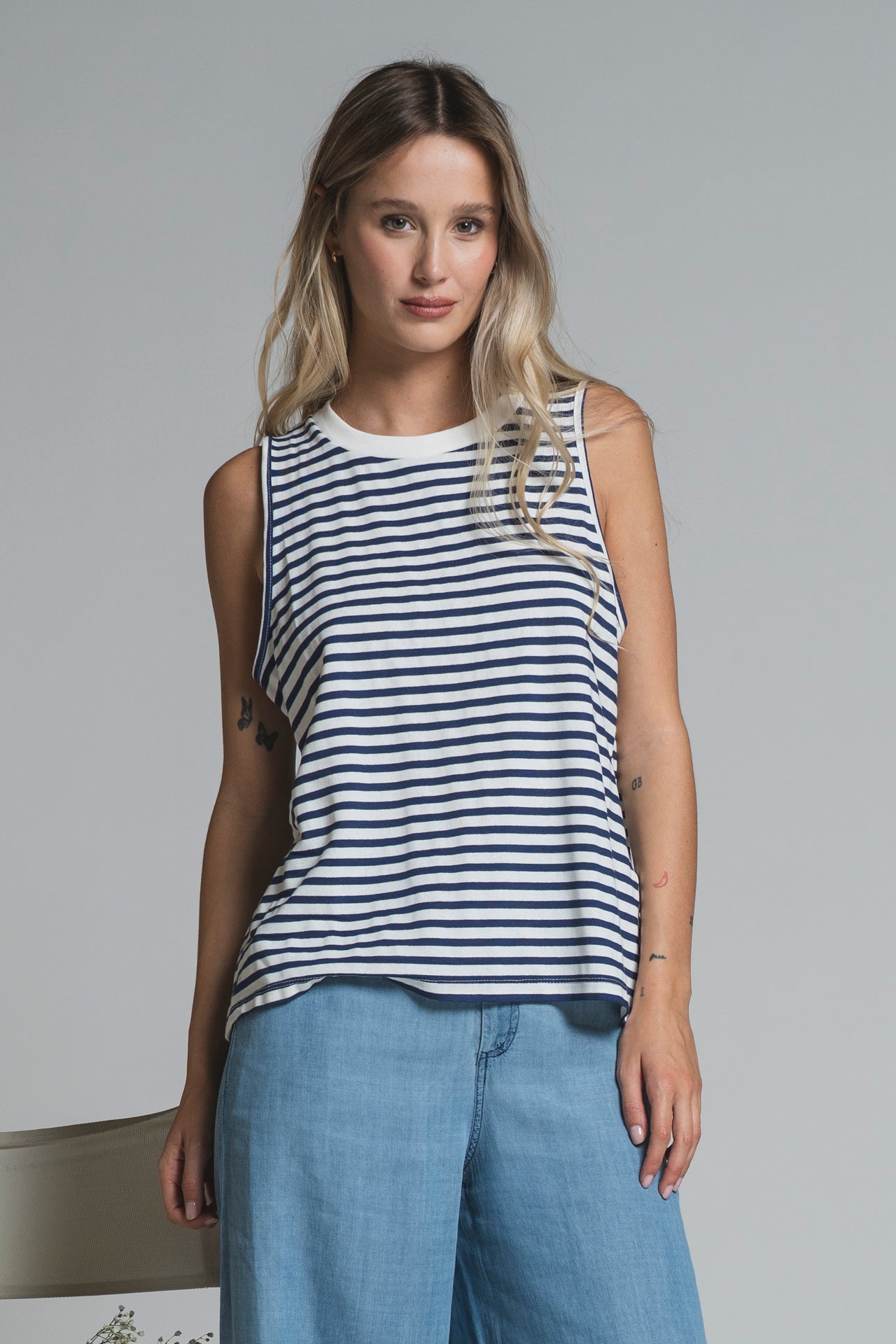 TATE TOP VEST IN MIXED VISCOSA