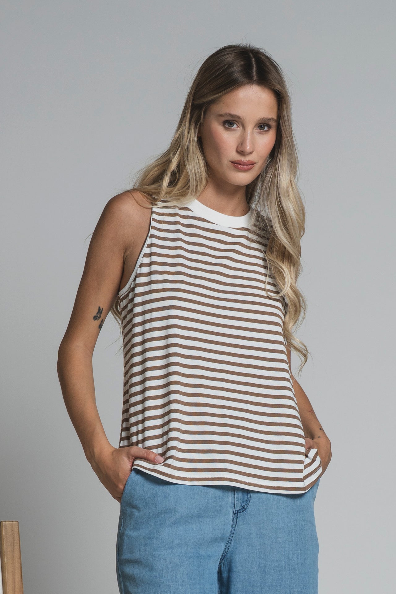 TATE TOP VEST IN MIXED VISCOSA