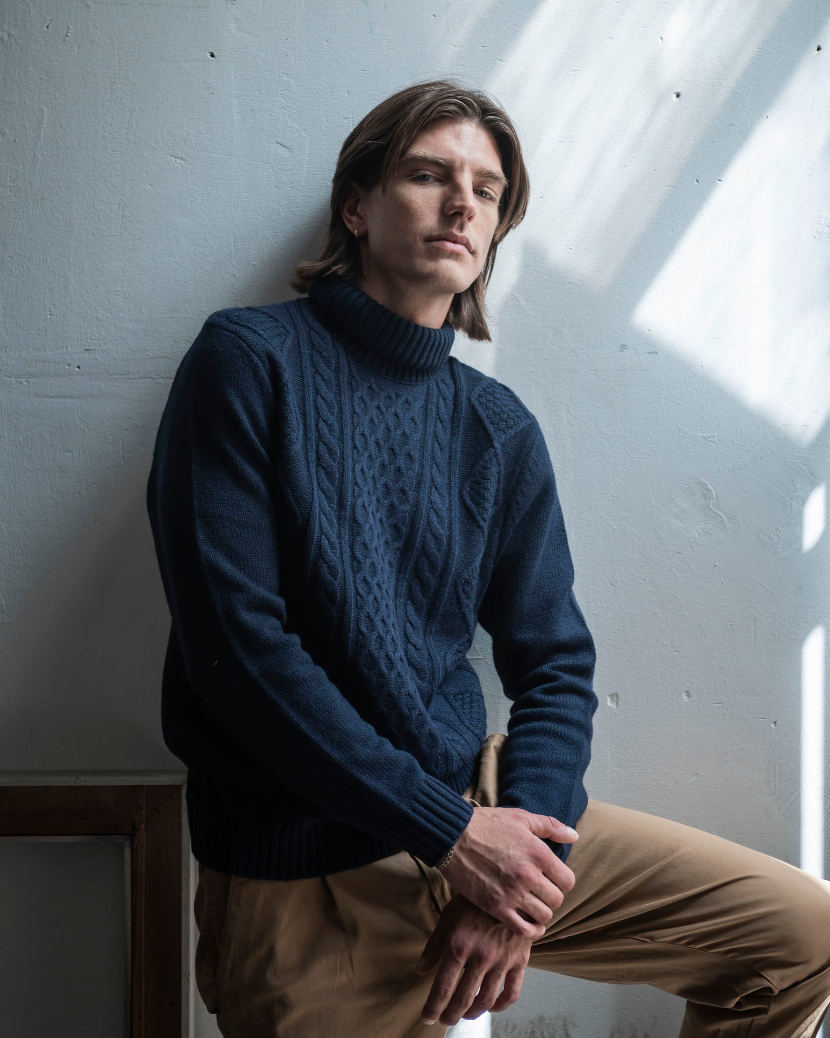 PULLOVER COLLO ALTO FRONTE CON TRECCE
