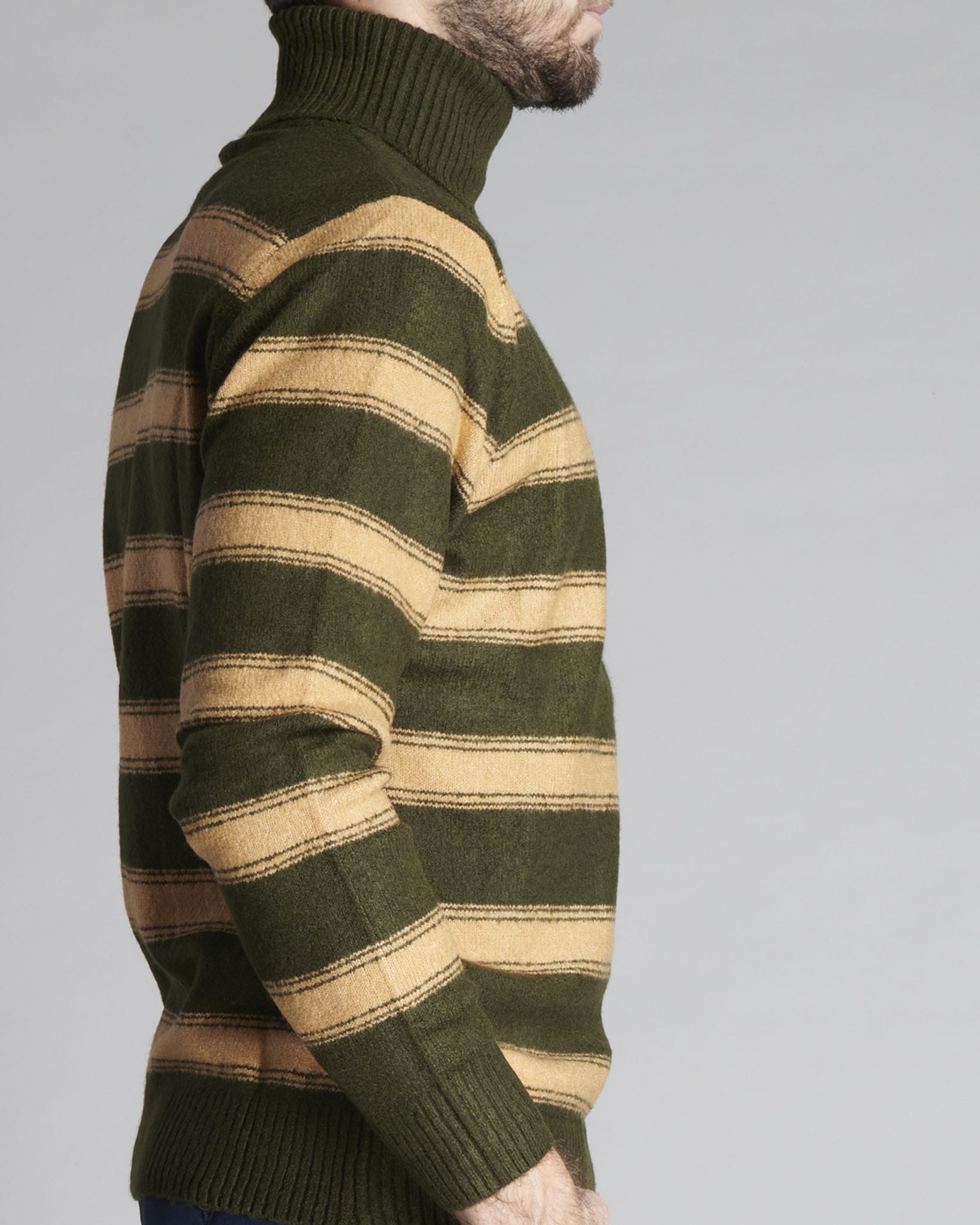 PULLOVER COLLO ALTO A RIGHE