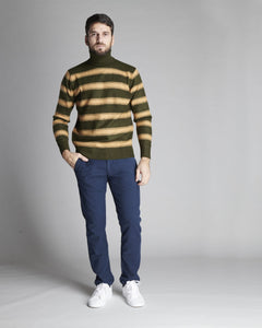 PULLOVER COLLO ALTO A RIGHE