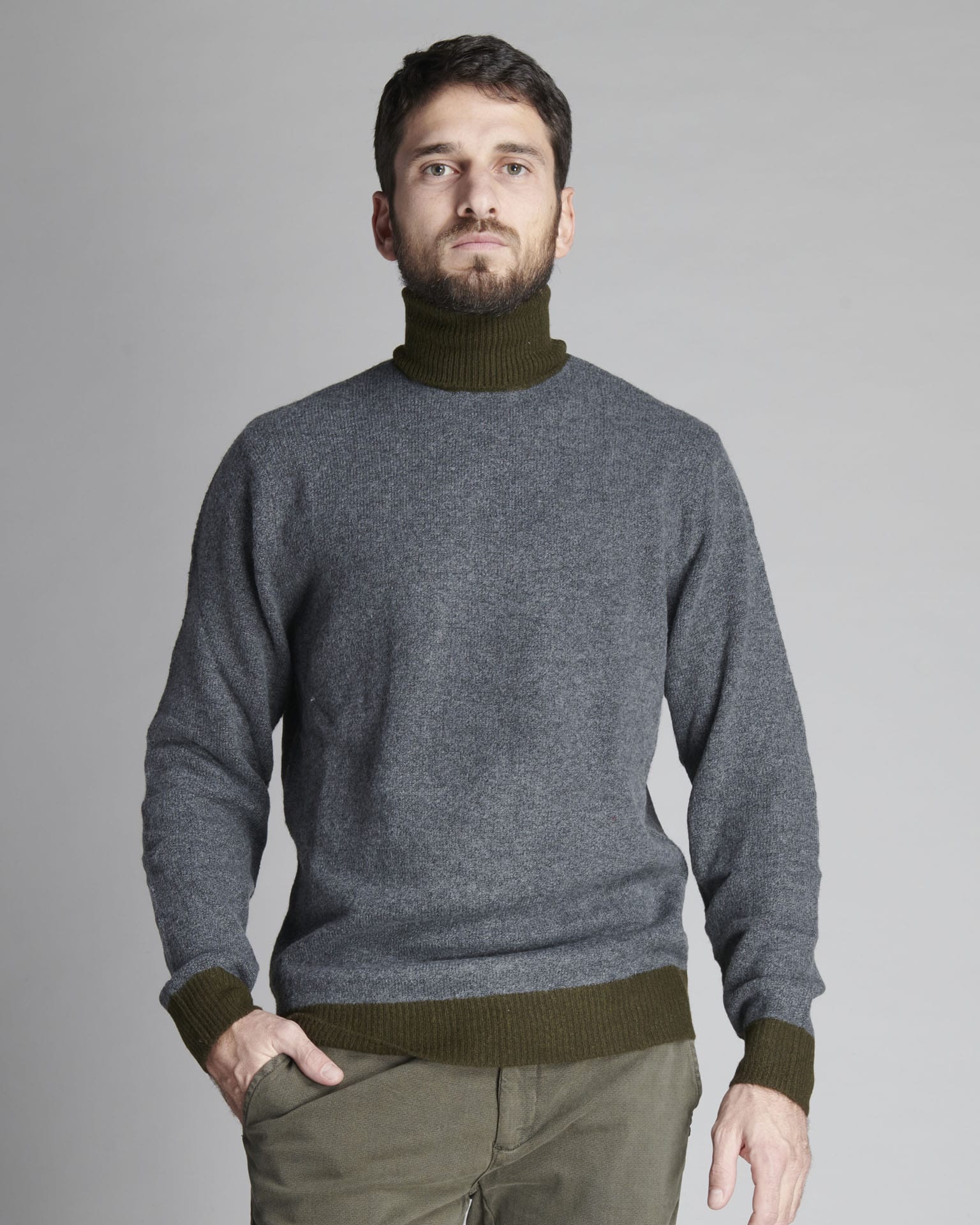 CONTRAST HIGH NECK PULLOVER