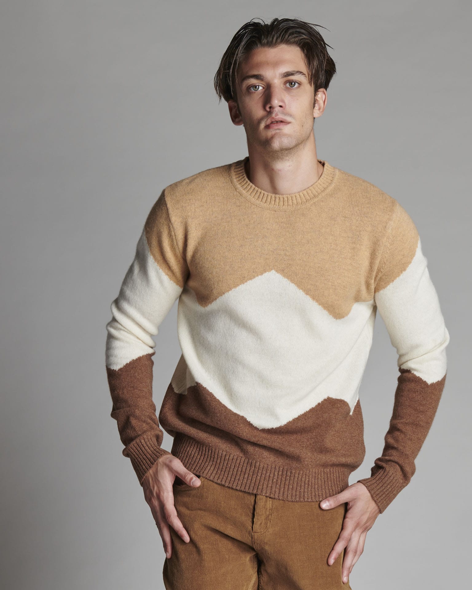PULLOVER JACQUARD ASTRATTO