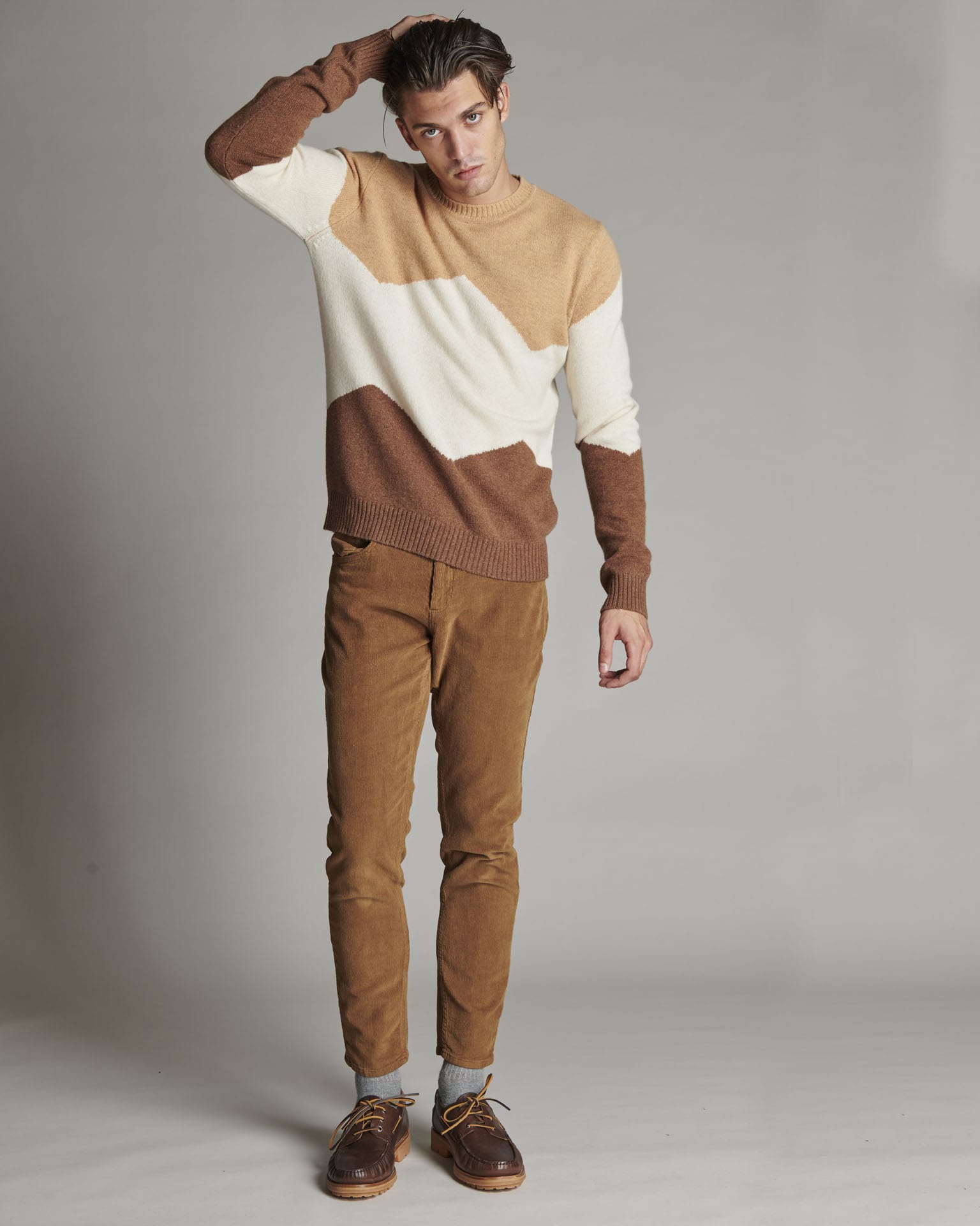 PULLOVER JACQUARD ASTRATTO