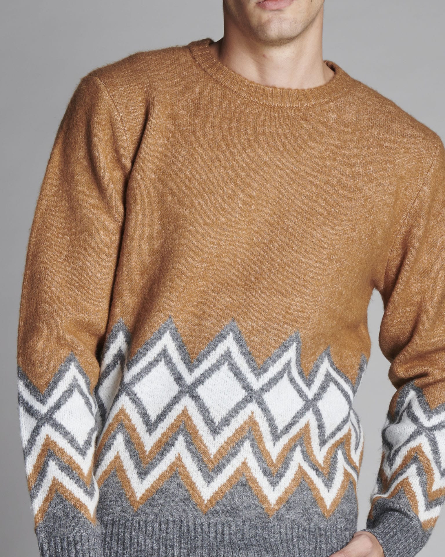JACQUARD DIAMOND PULLOVER