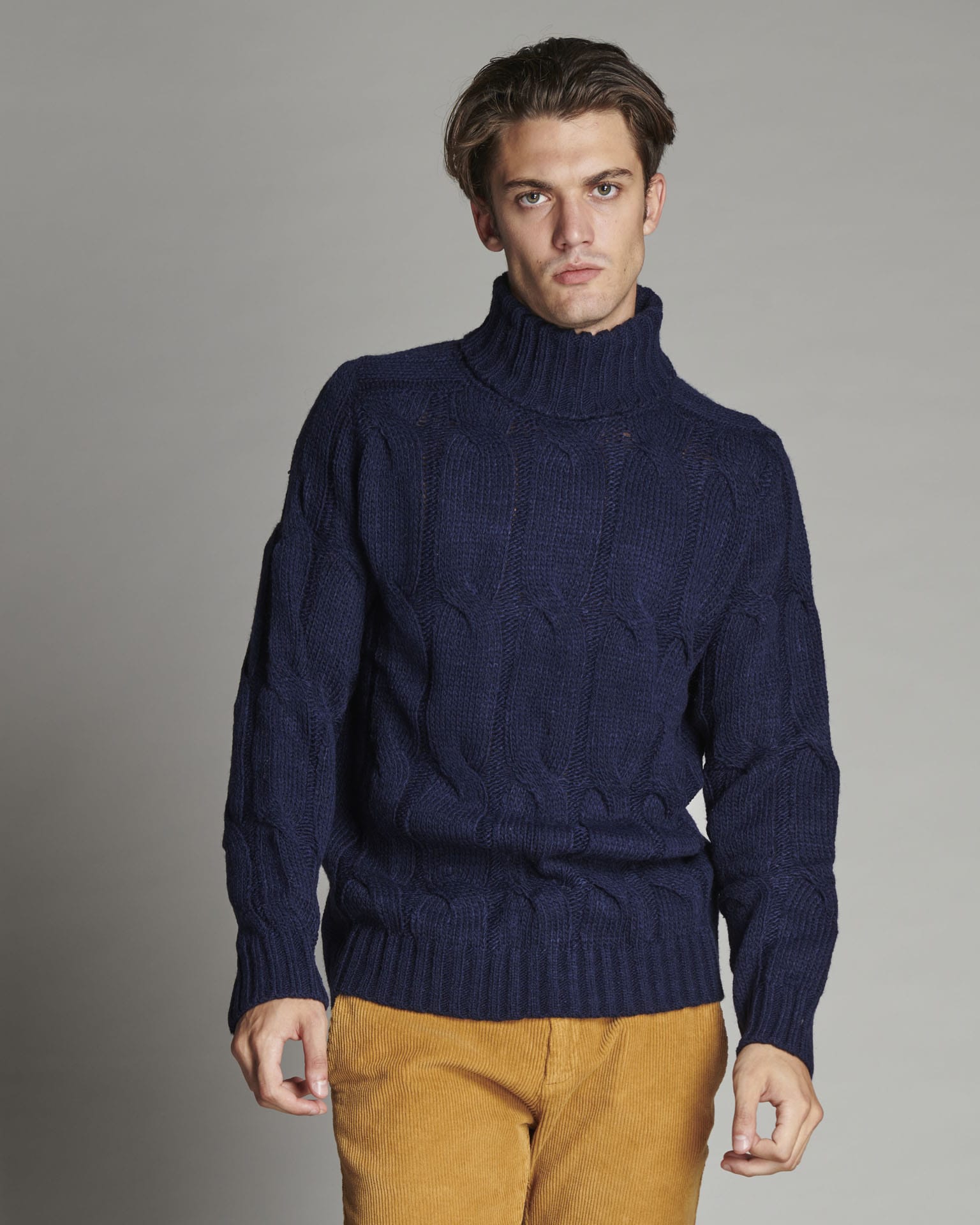 PULLOVER COLLO ALTO STRUTTURA TRECCE